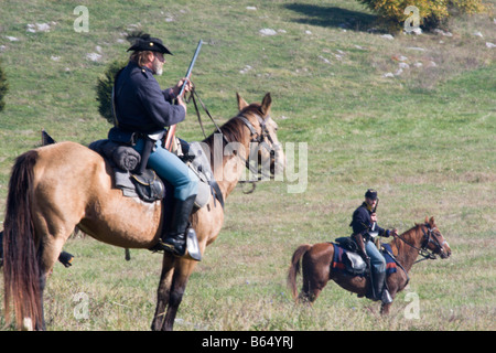 Soldati federali stanno al pronto al 2008 renactment della battaglia di Berryville. Foto Stock