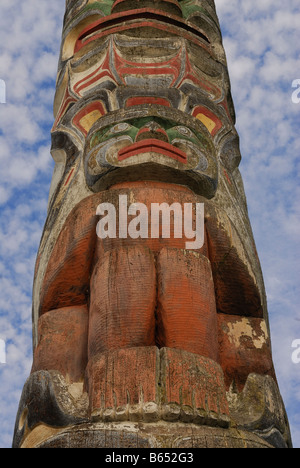 In legno totem haida tradizionale arte indiana vancouver British Columbia canada Foto Stock