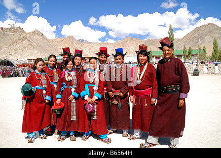 Persone Ladakhi pwearing Ladakhi tradizionale abito in Ladakh festivales.. Foto Stock