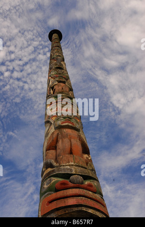 Legno totem haida tradizionale indiano costa ovest arte Foto Stock