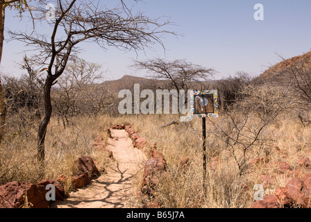 La bussola doccia presso la Fondazione Africat campeggio, l'Okonjima, Namibia Foto Stock