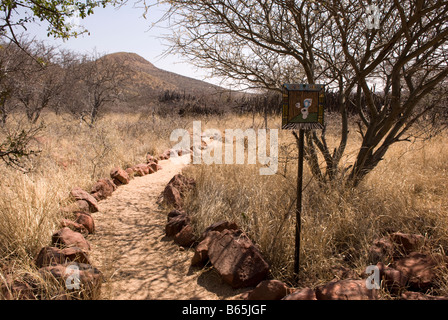 Segno alla bussola loo presso la Fondazione Africat campeggio l'Okonjima Namibia Foto Stock