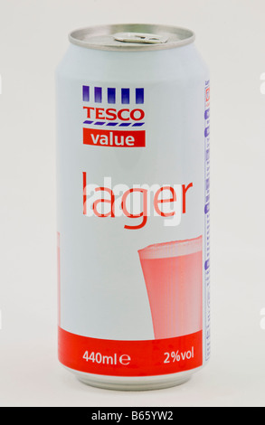 Possibile di lager costano 93p per 4 parte di Tesco Value gamma di drink economici venduti nel Regno Unito Foto Stock