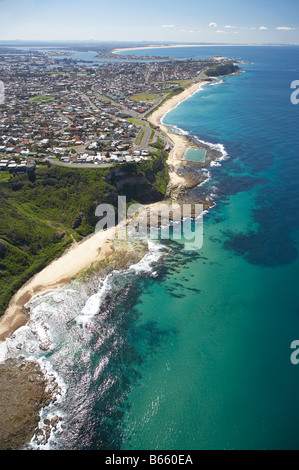 Spiaggia di Burwood Merewether Bagni Oceano Newcastle Nuovo Galles del Sud Australia antenna Foto Stock