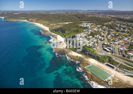 Merewether Bagni Oceano Newcastle Nuovo Galles del Sud Australia antenna Foto Stock