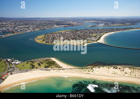 Nobbys spiaggia e porto di Newcastle Newcastle Nuovo Galles del Sud Australia antenna Foto Stock