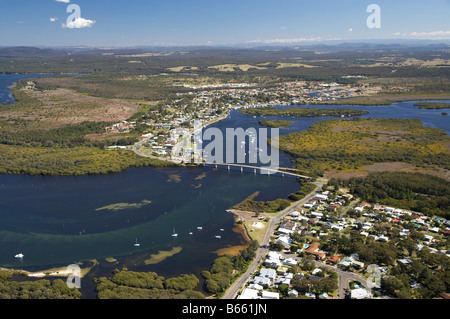 Nidificano falchi Myall anteriore Fiume Ponte di canto ed i giardini del tè Port Stephens Nuovo Galles del Sud Australia antenna Foto Stock