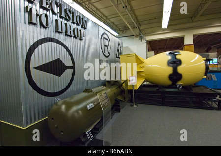 Modello di uomo grasso bomba atomica, Nazionale Museo atomica nei pressi del centro storico di Albuquerque, Nuovo Messico. Foto Stock
