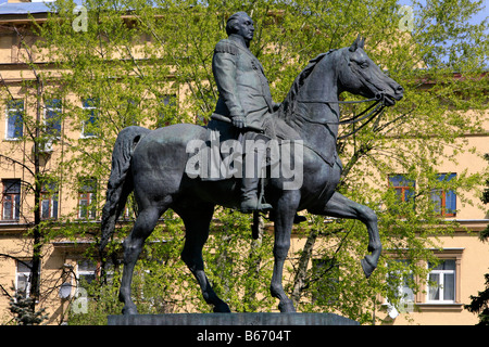 Statua equestre del maresciallo di campo Mikhail Kutuzòv e suoi generali a Mosca, Russia Foto Stock