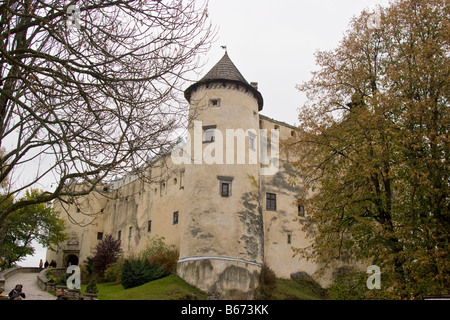 Il castello di Niedzica noto anche come Castello Dunajec, Polonia Meridionale, Europa. Foto Stock