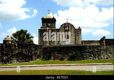 Presidio La Bahia missione a Goliad, Texas. Spostato nella posizione attuale nel 1749, il Goliad massacro avvenuto qui in 1836 Foto Stock