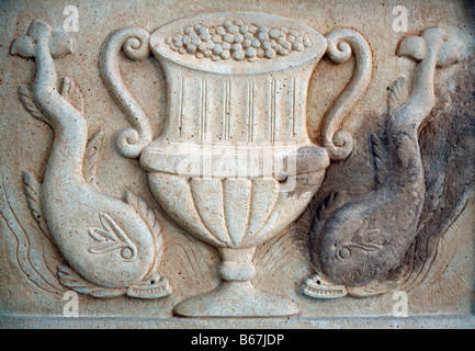 I Delfini, dettaglio di Romano sarcofago sargophagus (4 sec.) in Rheinisches Landesmuseum, Trier, Renania-Palatinato, Germania Foto Stock