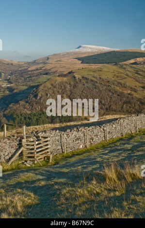 Vista da Cribarth verso nord la parte superiore della valle di Swansea in Brecon Beacons Foto Stock