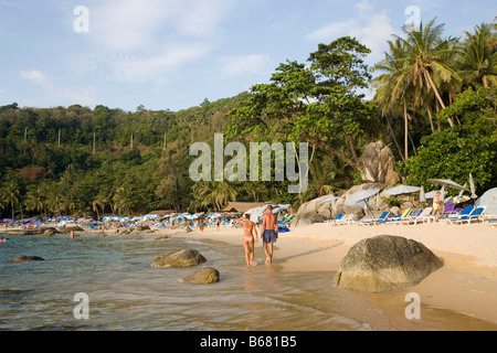 Vista sul Porto di Laem Singh Beach, tra Hat Surin e Hat Kamala, Phuket, Thailandia, dopo lo tsunami Foto Stock