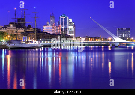 Ponte della donna Santiago Calatrava a Puerto Madero Buenos Aires Argentina Foto Stock