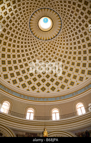 Soffitto a cupola, Chiesa dell Assunzione della Beata Vergine Maria, conosciuto anche come chiesa di Santa Maria, Mosta, Malta Foto Stock