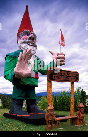 Il famoso Gnome Gigante, Nanoose Bay, BC, Isola di Vancouver, British Columbia, Canada - più grande del mondo Foto Stock