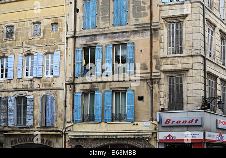 Cityscape, città architettura, case, Arles, Provenza, Francia Foto Stock