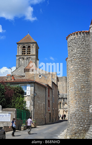 Chiesa di Saint Pierre (11-12secolo), Chauvigny, Poitou, Francia Foto Stock