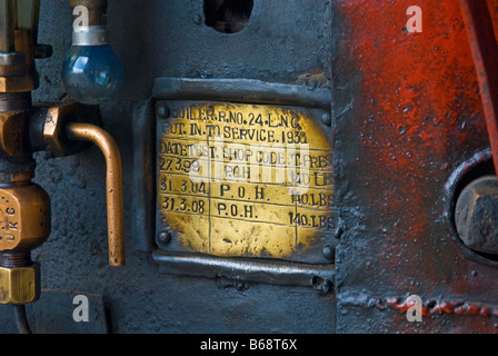 Dettaglio della caldaia piastra su egli "Toy Train' del Darjeeling Himalayan Railwa Foto Stock