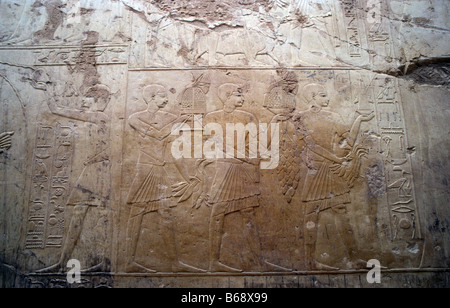 Bassorilievo alla tomba di Ramose il visir e governatore di Tebe nel XVIII dinastia dei tempi di Akhenaten Tombe dei Foto Stock