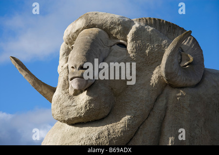 Il grande Merino in Goulburn Australia. I mondi più grande statua merinos a 15.2 metri, 97t. Foto Stock