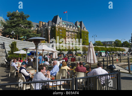 Cafe' e 'Empress Hotel' Victoria 'l'isola di Vancouver' 'British Columbia " Canada Foto Stock