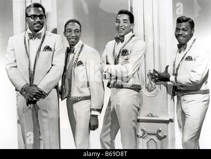 SMOKEY Robinson e i miracoli di noi gruppo vocale da l: Bobby Rogers, Ronnie bianco, Smokey & Warren "Pete' Moore Foto Stock