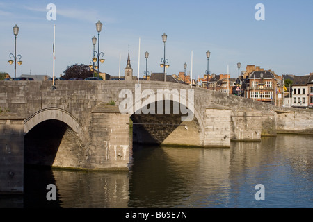 Ponte sul fiume Mosa a Namur Foto Stock