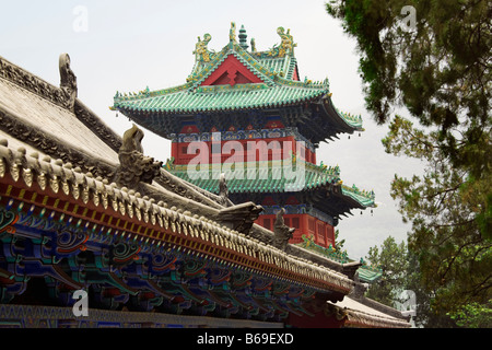 Basso angolo di visione di un tempio, monastero Shaolin, nella provincia di Henan, Cina Foto Stock