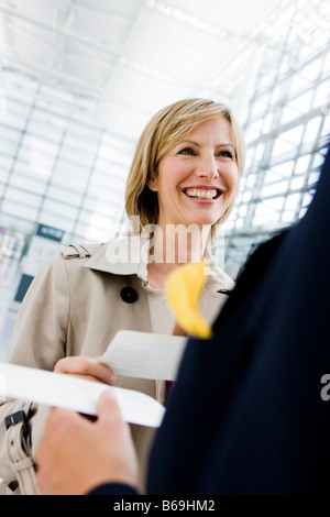 Donna nel controllo Foto Stock