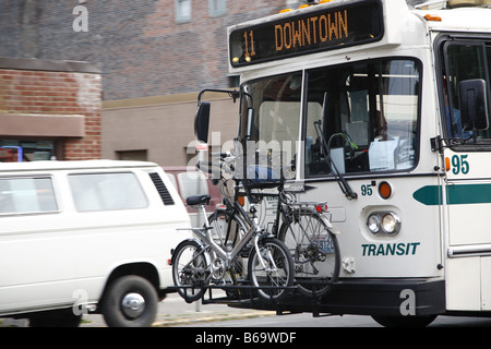 Siamo stati uniti d'America Stati Uniti Staat di Von America Amerika Washington Port Townsend Bus con Mit Fahrradtraeger PORTABICICLETTA Foto Stock