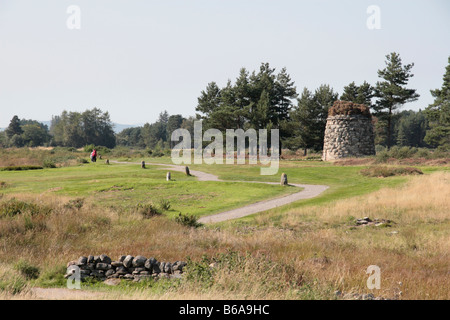 Cairn e marcatori di grave presso il sito della battaglia di Culloden 16 aprile 1746 Sito dell'ultima battaglia sul suolo britannico Foto Stock