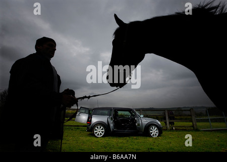 Una Mini Cooper S Clubman è visto nel Buckinghamshire campagna, REGNO UNITO Foto Stock