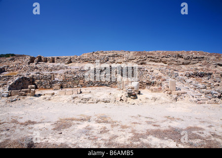 Una vista dell'epoca ellenistica città di Tripitos in Lasithi prefettura di Creta guardando attraverso la collina da est Foto Stock