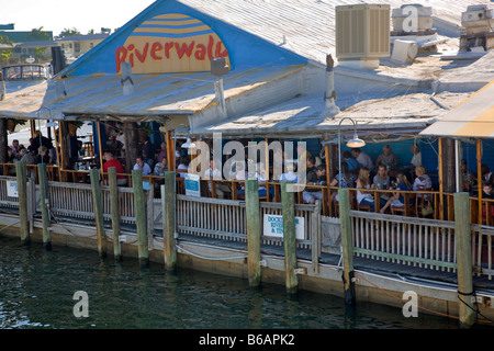 Riverwalk ristorante presso la città di stagno in Naples, Florida Foto Stock