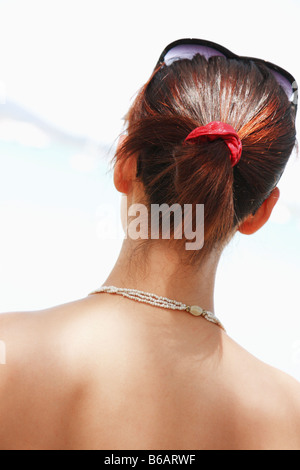 Vista posteriore del giovane donna Foto Stock