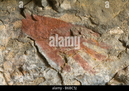 Dipinto a mano su pietra arenaria Bardedjilidji est fiume del coccodrillo di Territorio del Nord Australia Settembre Foto Stock