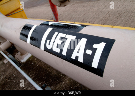 Jet-A1 aviazione serbatoio carburante farm tubazione di alimentazione Foto Stock
