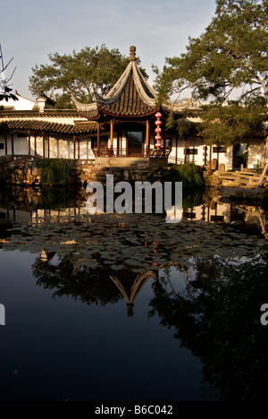 Il classico Master di reti Giardino Wang Shi Yuan risalente all annuncio 1144 utilizza acqua edifici di roccia naturale delle piante Foto Stock