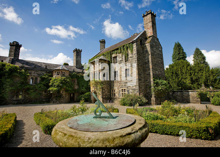 Sun dial Gwydir Castello e Giardino Llanrwst Galles del Nord Foto Stock