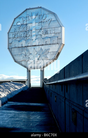 Il grande il nichel è un punto di riferimento di attrazione turistica di Sudbury, Ontario, Canada. Foto Stock