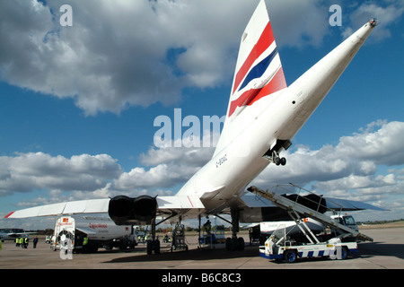 British Airways Concorde essendo rifornito all'Aeroporto di Birmingham durante la sua ultima visita prima di essere scartato Foto Stock