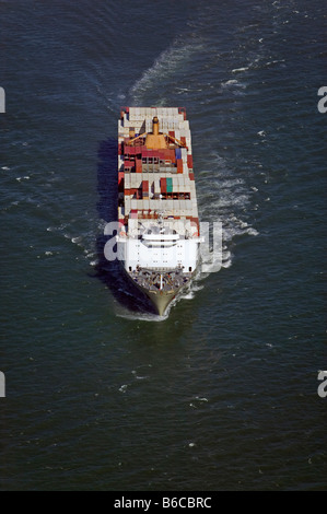 Vista aerea sopra completamente caricato di portacontainer Foto Stock