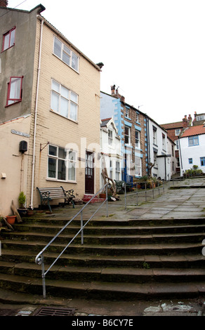 Piazza Barrass in North Yorkshire villaggio di Staithes England Regno Unito Foto Stock