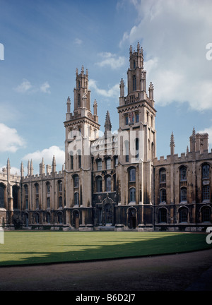 All Souls College di Oxford. Nord Quad, progettato da Nicholas Hawksmoor, 1715-40 Foto Stock