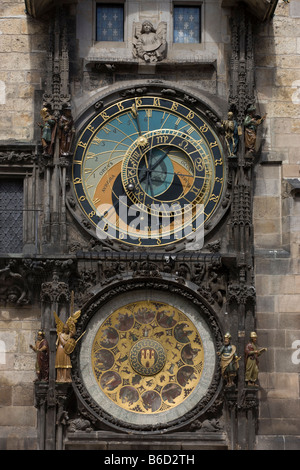 Orologio astronomico vecchio municipio Staromestske namesti PRAGA REPUBBLICA CECA Foto Stock