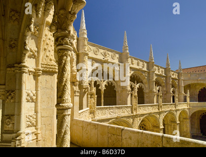 Belem, il chiostro del Monastero dos Jerónimos - Mosteiro dos Jerónimos Foto Stock