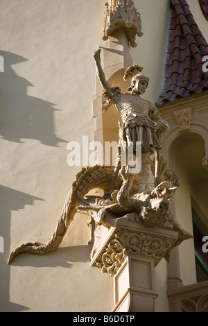 San Giorgio e il drago statua JOSEFOV QUARTIERE EBRAICO DI PRAGA REPUBBLICA CECA Foto Stock