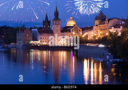 SMETANA MUSEUM vecchia torre di acqua del fiume Moldava centro storico quartiere di Mala Strana di Praga REPUBBLICA CECA Foto Stock